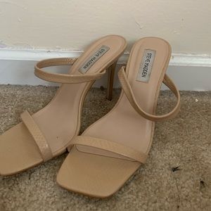 steve madden nude strappy heels size 8